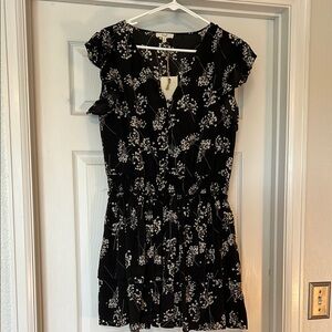 Easel Black and White Flutter Sleeve Sundress